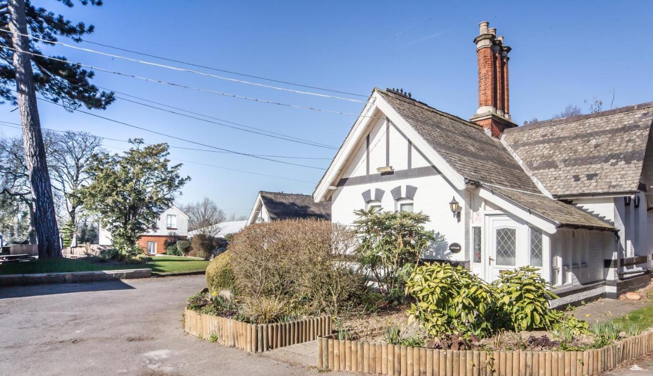 The Manor At Bickley Hotel Bromley Exterior foto